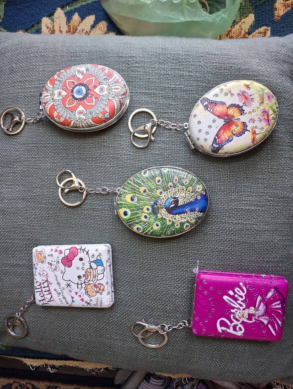 Mirror With Keychain - Picture 10 of 10